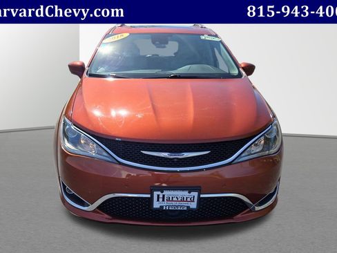 Used 2018 Chrysler Pacifica Touring-L Plus w/ Advanced Safetytec Group FWD image 2