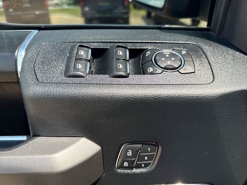 Used 2020 Ford F150 Platinum w/ Equipment Group 701A Luxury AWD/4WD image 32