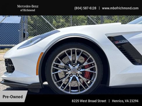 Used 2015 Chevrolet Corvette Z06 w/ 3LZ Preferred Equipment Group RWD image 11