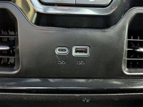 Used 2024 GMC Sierra 2500 AT4 w/ AT4 Premium Plus Package image 16