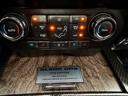 Used 2019 Ford F250 Lariat w/ Lariat Ultimate Package AWD/4WD image 40