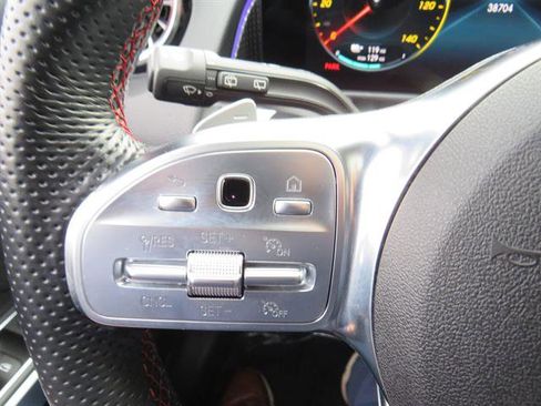 Used 2022 Mercedes-Benz EQB 350 4MATIC image 10