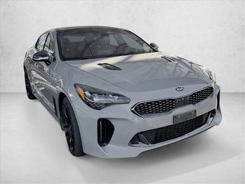 Used 2020 Kia Stinger GT2 image 12