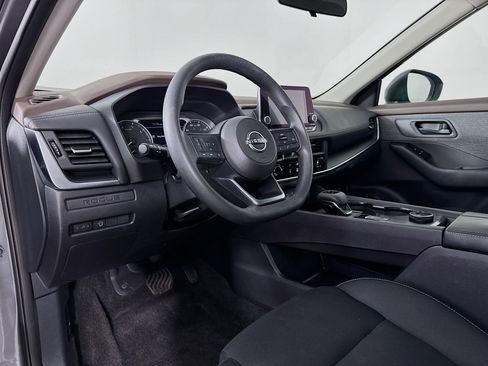 Used 2023 Nissan Rogue S AWD/4WD image 9