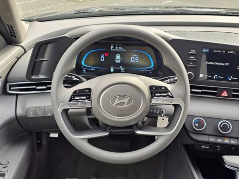 New 2026 Hyundai Elantra SE image 14