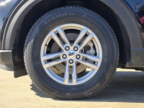 Used 2023 Ford Explorer XLT w/ Equipment Group 202A image 11