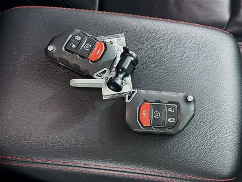 Used 2023 Jeep Gladiator Rubicon w/ Cold Weather Group image 36