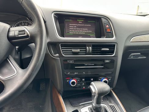 Used 2017 Audi Q5 2.0T Premium Plus w/ Technology Package image 10