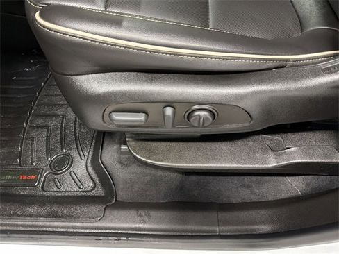 Certified 2022 Chevrolet Traverse Premier image 24