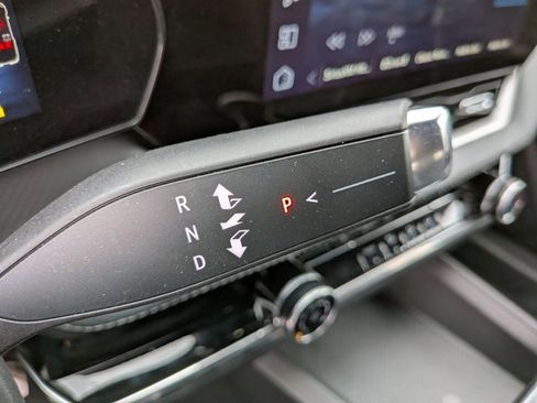 Used 2025 Chevrolet Equinox LT image 13