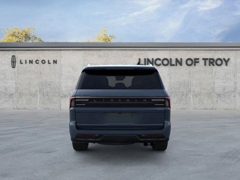 New 2025 Lincoln Navigator Reserve image 5