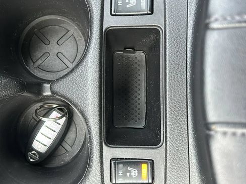 Used 2019 Nissan Rogue SV AWD/4WD image 18