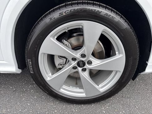 New 2025 Audi Q5 Prestige image 2