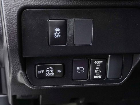 Used 2023 Toyota Tacoma TRD Off-Road image 18