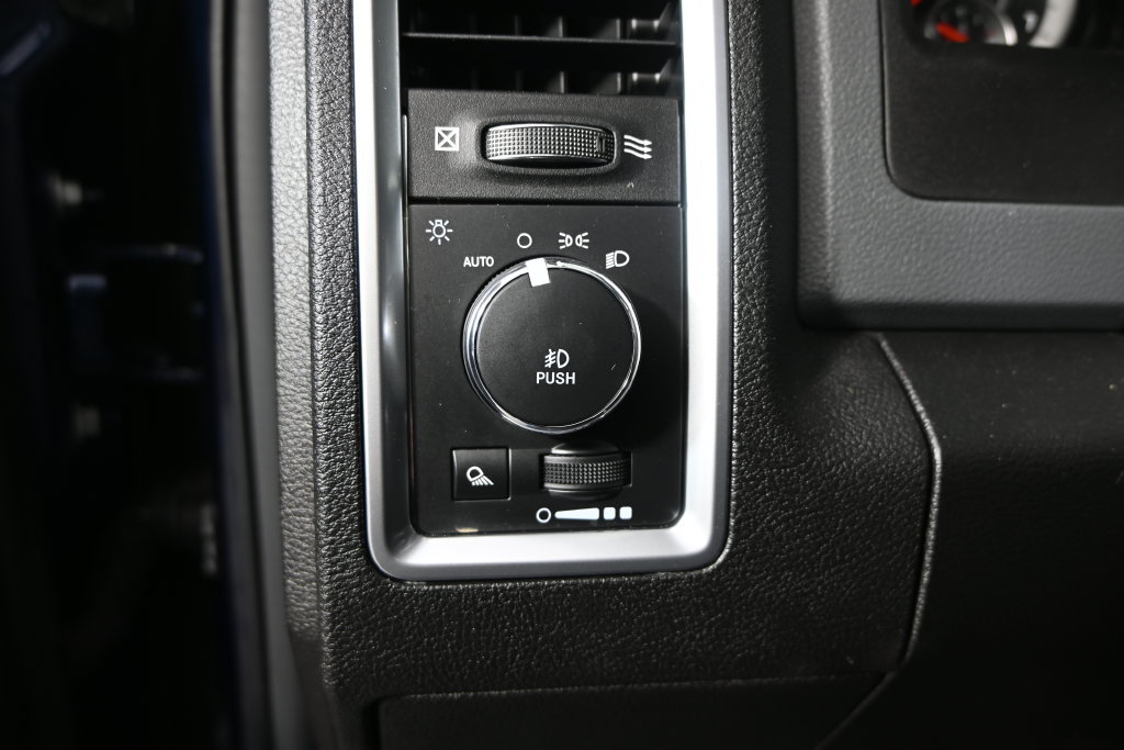 Used 2019 RAM 1500 Warlock AWD/4WD image 23