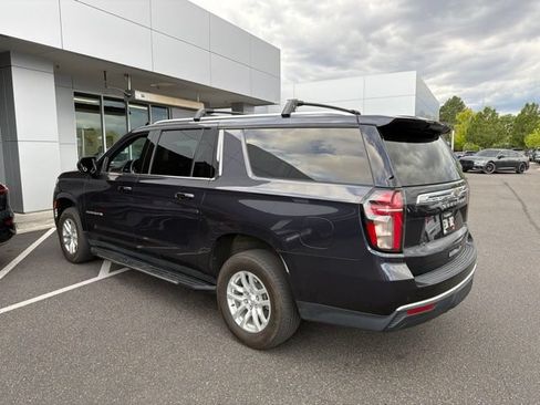 Used 2023 Chevrolet Suburban LT AWD/4WD image 4