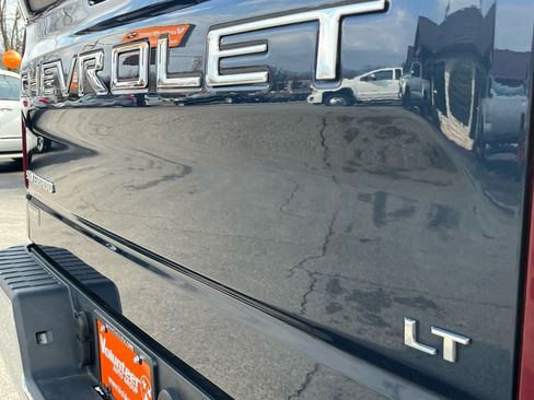 Used 2021 Chevrolet Silverado 1500 LT AWD/4WD image 9