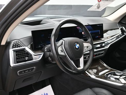 Used 2025 BMW X7 xDrive40i AWD/4WD image 17