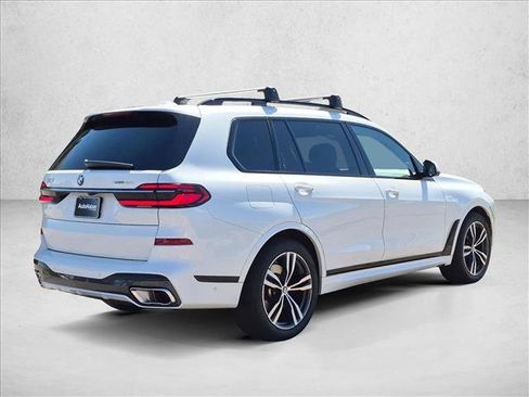 Used 2023 BMW X7 xDrive40i w/ Executive Package AWD/4WD image 5