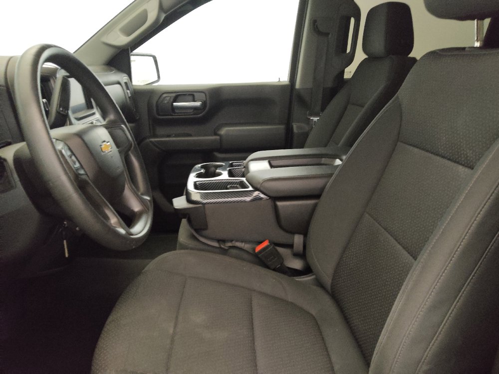 Used 2020 Chevrolet Silverado 1500 Custom w/ Custom Value Package AWD/4WD image 17