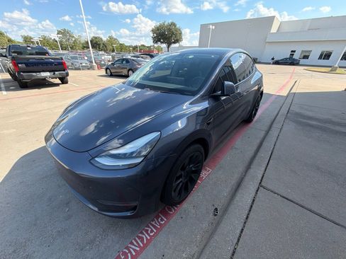 Used 2020 Tesla Model Y Long Range AWD/4WD image 2