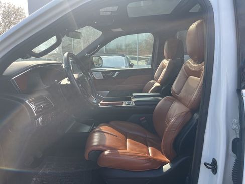 Used 2020 Lincoln Navigator Reserve w/ Luxury Package image 9