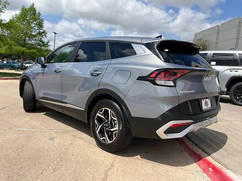 Used 2025 Kia Sportage LX FWD image 8