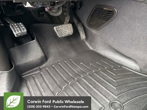 Used 2014 Chevrolet Traverse LT image 26