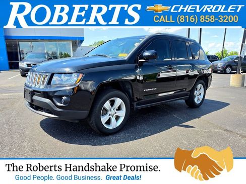 Used 2017 Jeep Compass Latitude AWD/4WD image 1