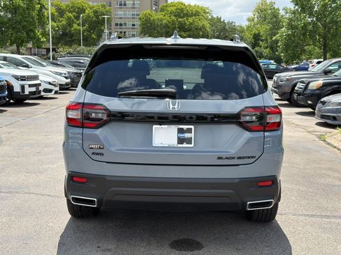 Used 2025 Honda Pilot Black Edition image 10