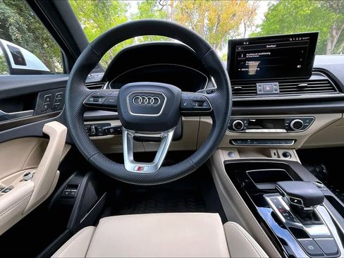 Used 2025 Audi Q5 e Premium Plus w/ Premium Plus Package AWD/4WD image 6