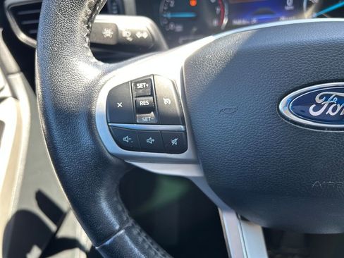Used 2021 Ford Explorer XLT image 22