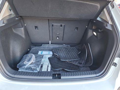 Certified 2025 Volkswagen Taos SE w/ Black Wheel Package image 34