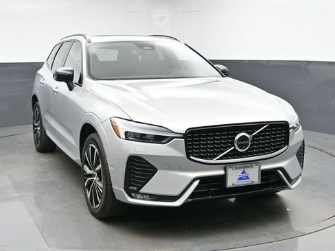 Used 2023 Volvo XC60 B5 Plus w/ Climate Package image 2