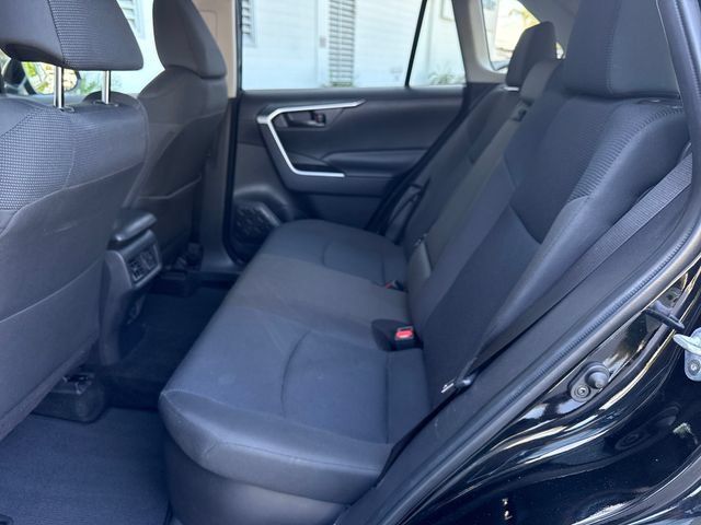 Used 2025 Toyota RAV4 LE AWD/4WD image 24