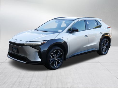 Used 2024 Toyota bZ4X Limited image 3