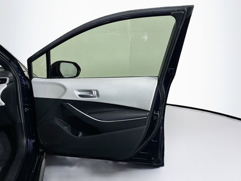 Used 2021 Toyota Corolla SE image 30