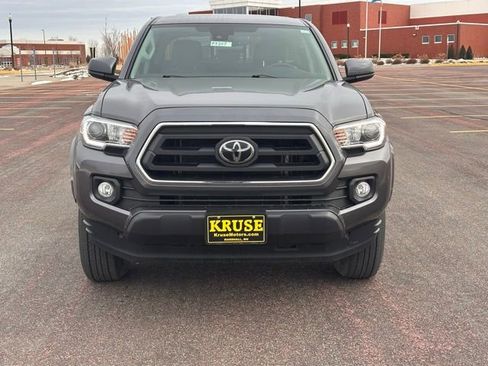 Used 2021 Toyota Tacoma TRD Sport image 9