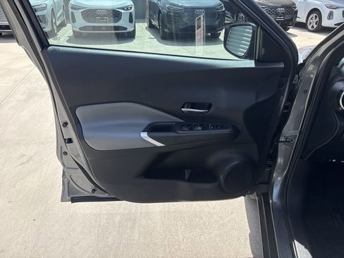 Used 2023 Nissan Kicks SR image 10