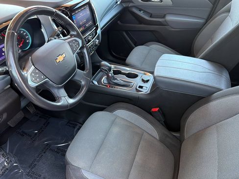 Used 2021 Chevrolet Traverse LT FWD image 11