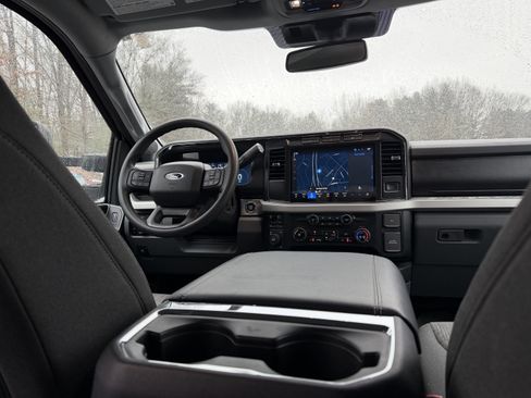 Used 2024 Ford F250 XLT w/ Black Appearance Package image 8