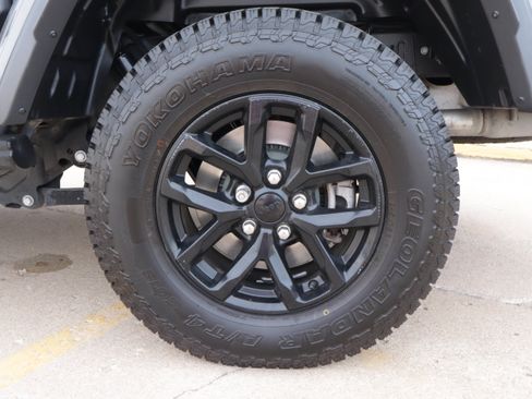 Used 2021 Jeep Gladiator Sport AWD/4WD image 16