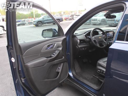 Used 2023 Chevrolet Traverse LT AWD/4WD image 10