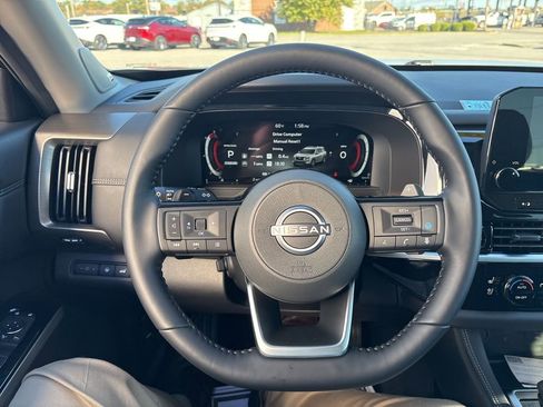 New 2025 Nissan Pathfinder Platinum image 19