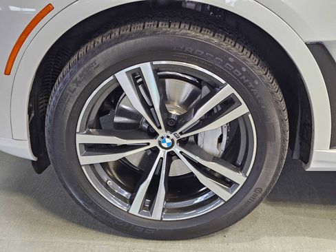 Used 2023 BMW X7 xDrive40i w/ M Sport Package image 8