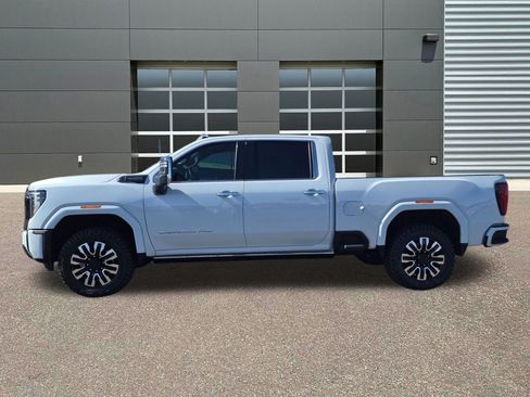 Used 2026 GMC Sierra 3500 Denali Ultimate AWD/4WD image 9
