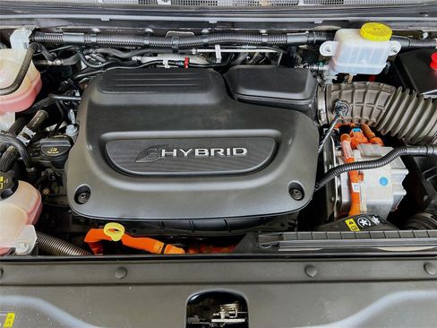 Used 2019 Chrysler Pacifica Limited w/ Advanced Safetytec Group image 34