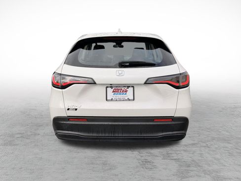 Certified 2024 Honda HR-V LX image 5