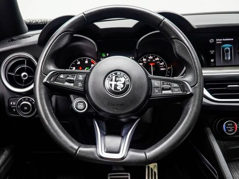 Used 2023 Alfa Romeo Stelvio Ti AWD/4WD image 15