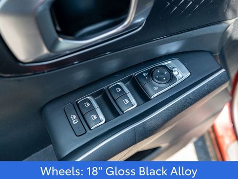 Used 2025 Kia Sorento S w/ Panoramic Sunroof Package image 16